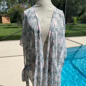 Lily White Floral Kimono